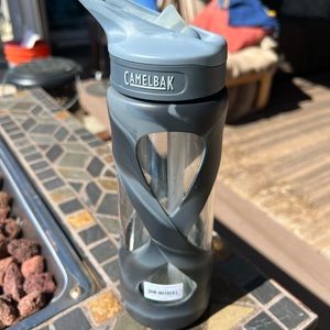 Camelback eddy .7l Water Bottle Glass Steel Color Pattern